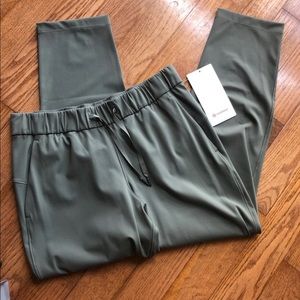 Lululemon on the fly pant